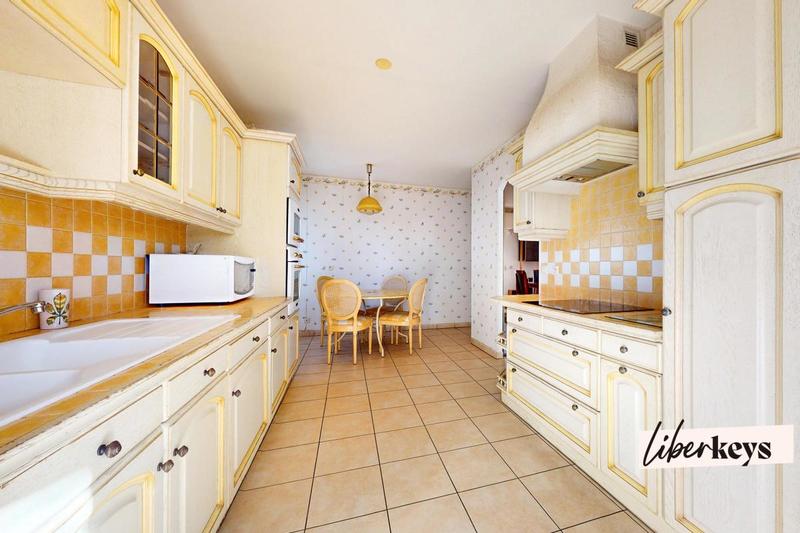 Appartement - 226 m² - 5 pièces