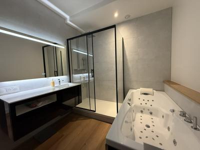 Appartement - 111 m² - 4 pièces