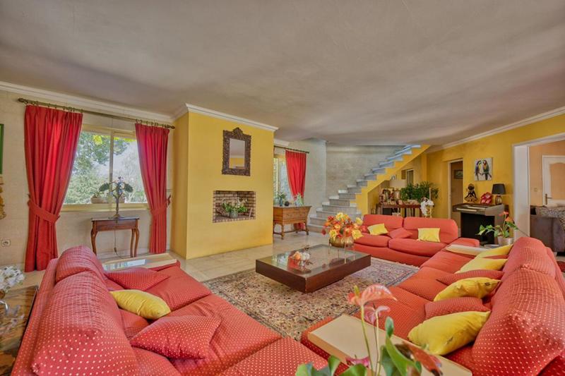 Demeure - 233 m² - 8 pièces