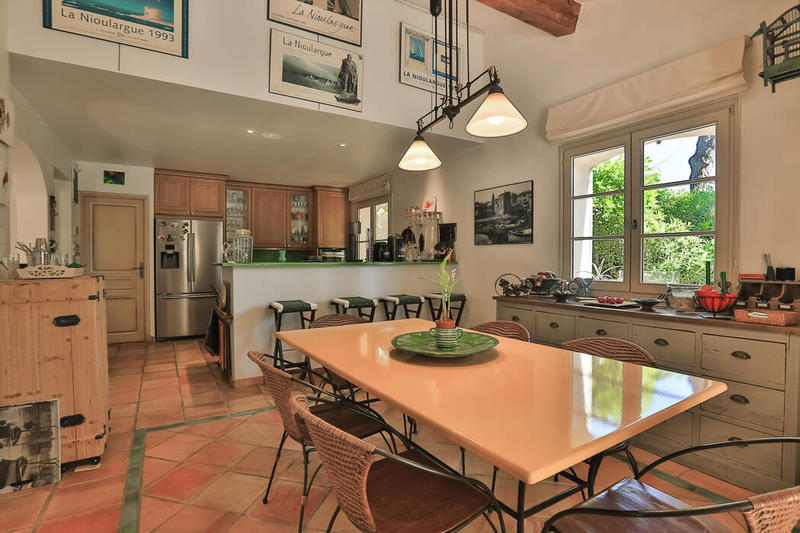 Villa - 180 m² - 7 pièces