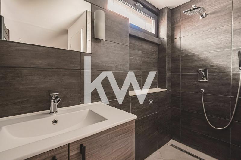 Maison - 121 m² - 5 pièces