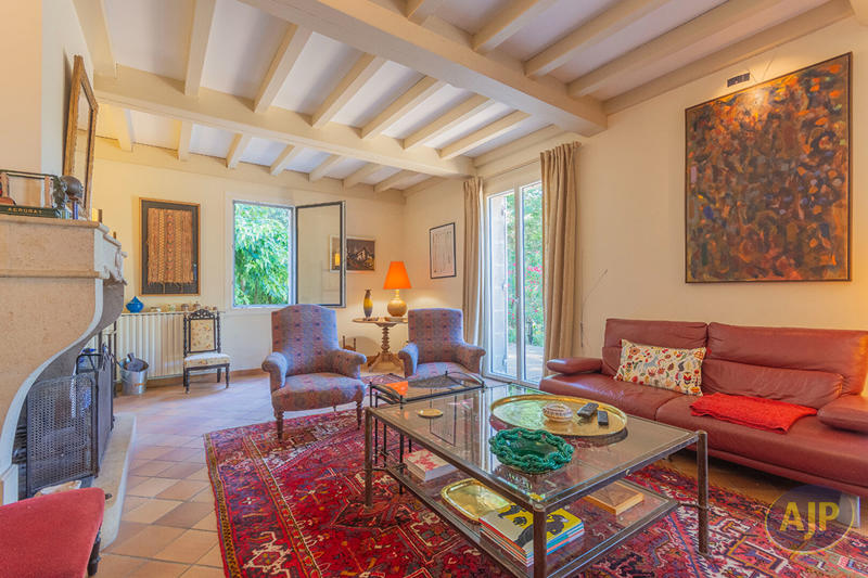 Maison - 268 m² - 8 pièces