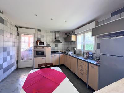 Maison - 137 m² - 7 pièces