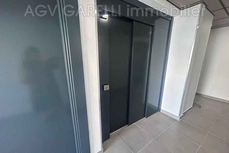 Appartement - 94 m² - 4 pièces