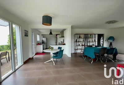 Maison - 195 m² - 6 pièces