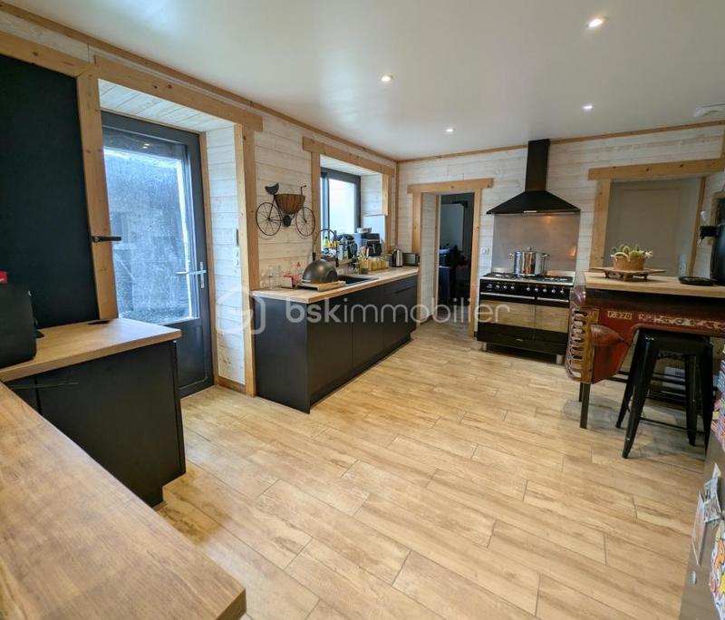 Maison - 92 m² - 5 pièces