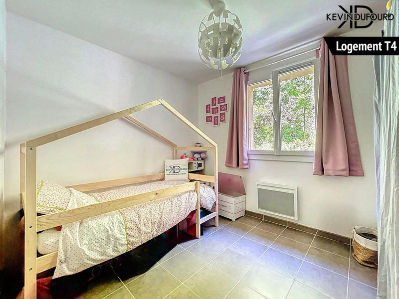 Maison - 225 m² - 11 pièces