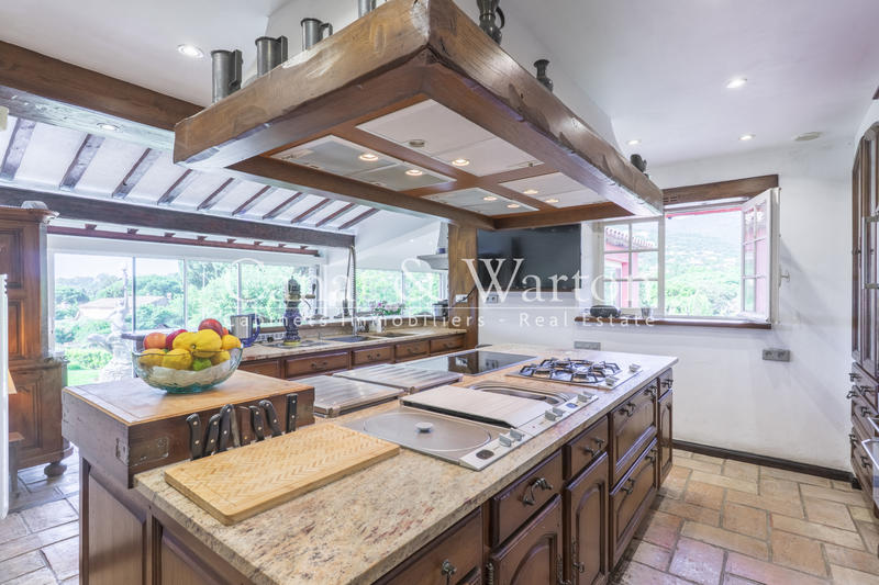 Villa - 250 m² - 7 pièces