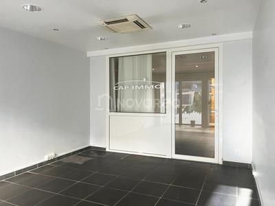 Local commercial - 61 m² - 2 pièces