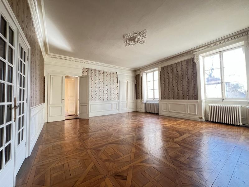 Appartement - 175 m² - 6 pièces