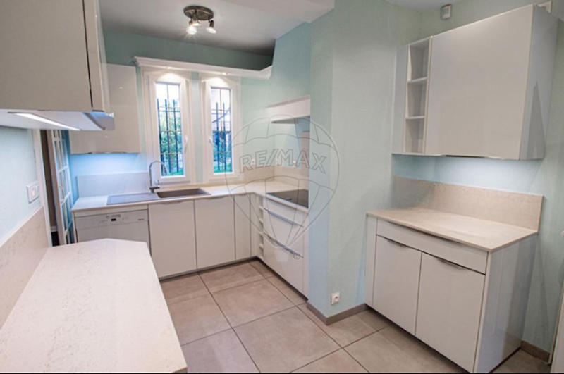 Maison - 293 m² - 10 pièces