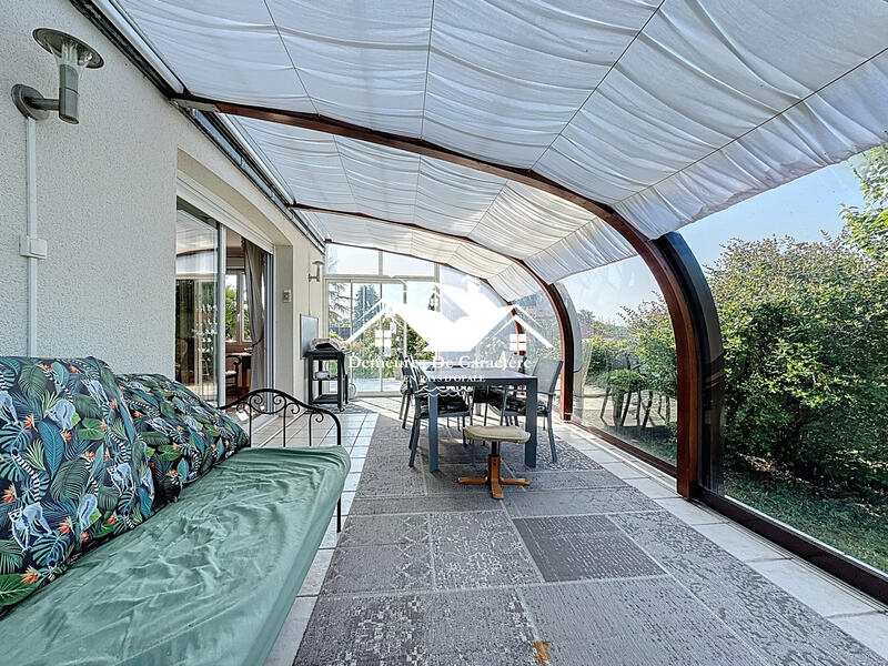 Maison - 215 m² - 7 pièces