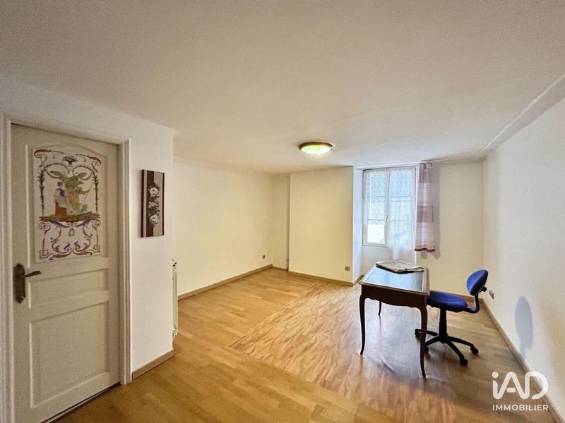 Maison - 265 m² - 10 pièces
