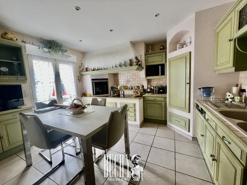 Maison - 166 m² - 6 pièces