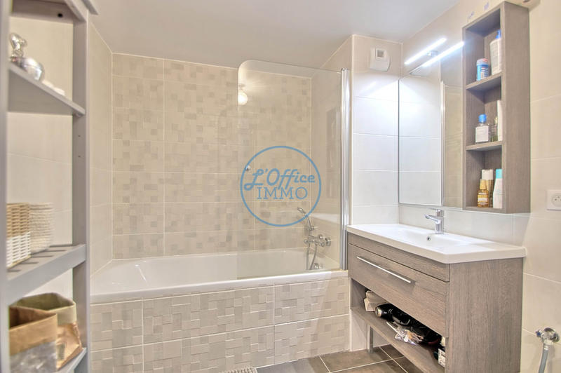 Appartement - 82 m² - 4 pièces