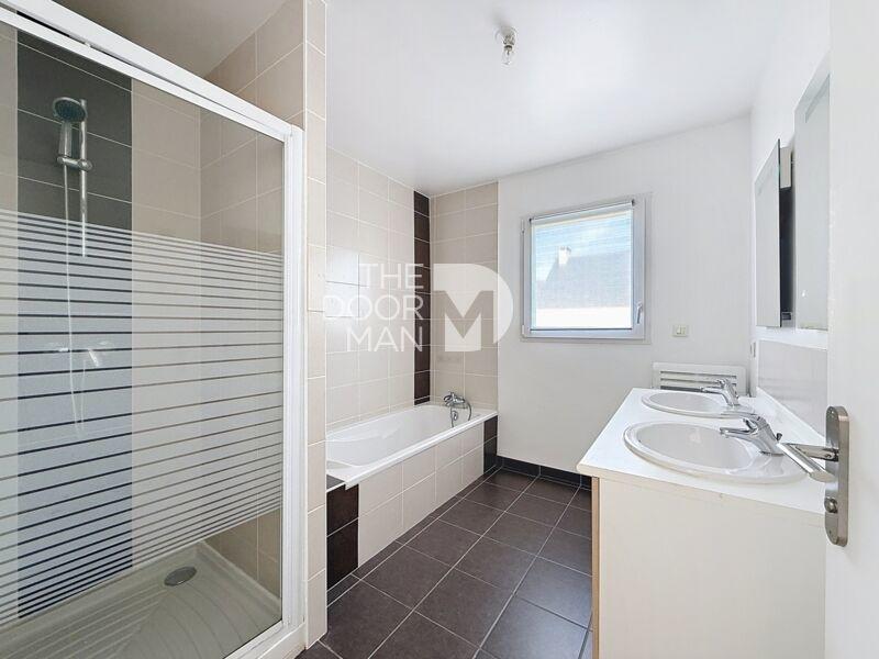 Maison - 99 m² - 4 pièces