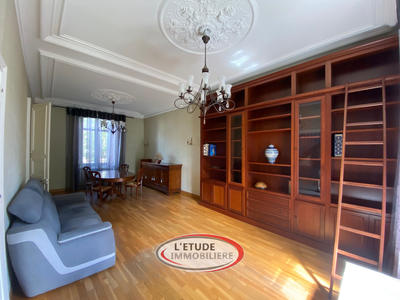 Maison - 215 m² - 10 pièces