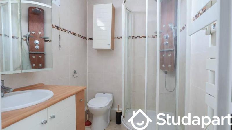 Chambre - 12 m² - 1 pièce