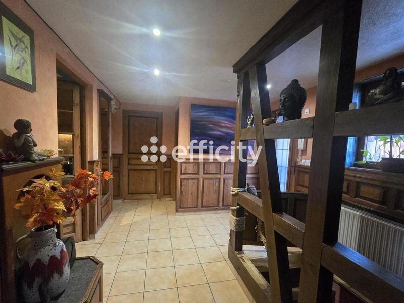 Maison traditionnelle - 160 m² - 8 pièces