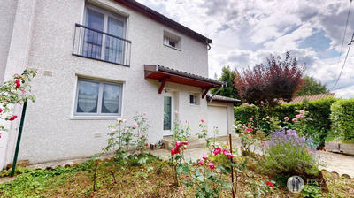 Maison - 97 m² - 5 pièces