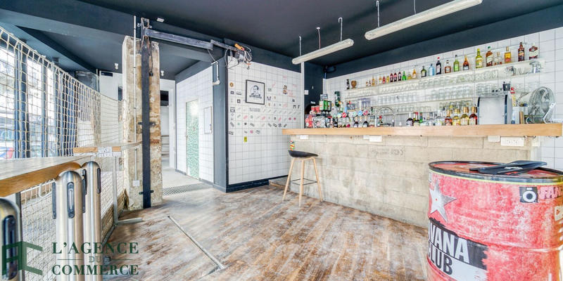 Fonds de commerce - Local commercial - 155 m²