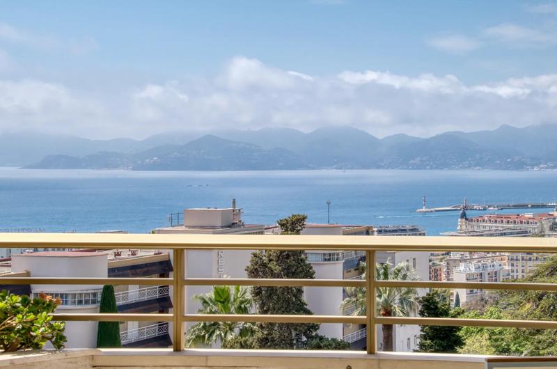 Appartement - 150 m² - 4 pièces