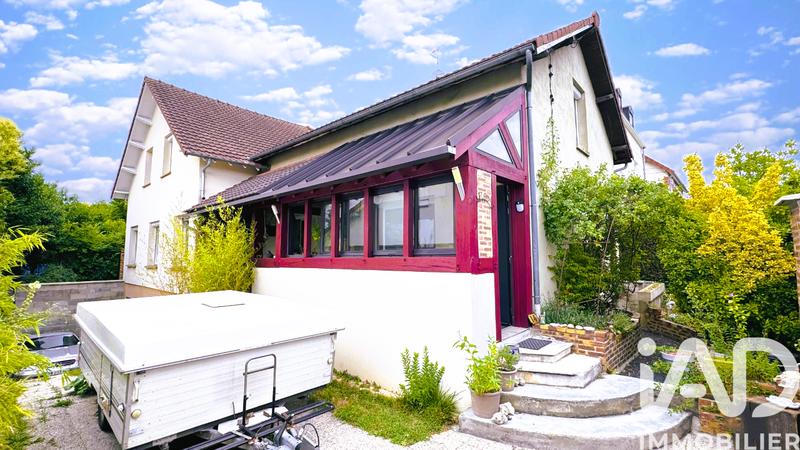 Maison - 185 m² - 8 pièces