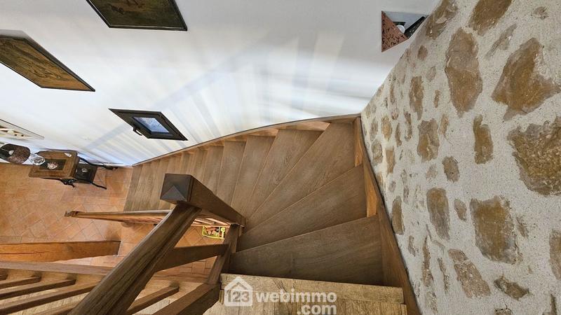 Maison - 183 m² - 7 pièces