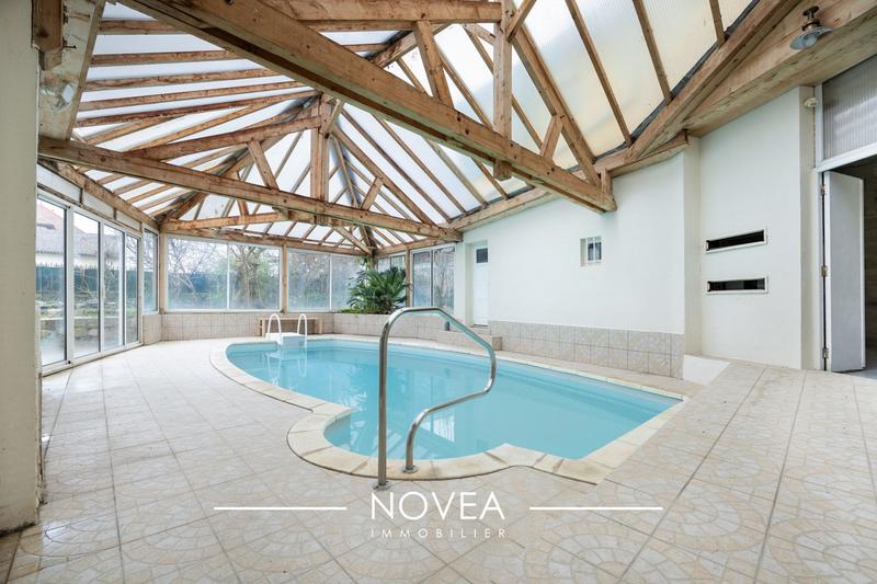 Maison ancienne - 298 m² - 8 pièces