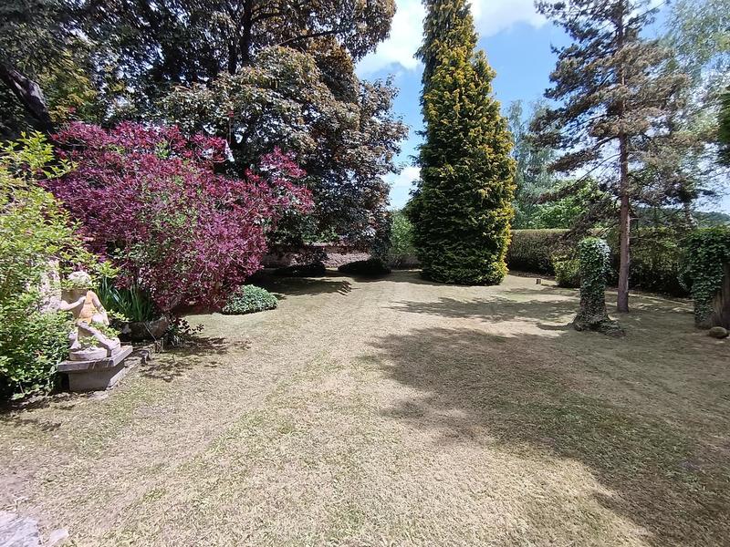 Demeure - 217 m² - 11 pièces