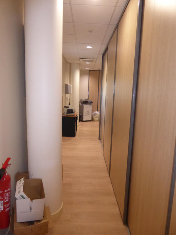 Local d'activité / Entrepôt - 161 m²