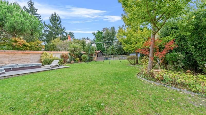 Villa - 300 m² - 10 pièces