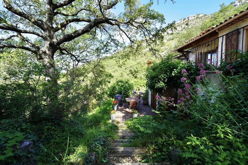 Maison - 256 m² - 11 pièces