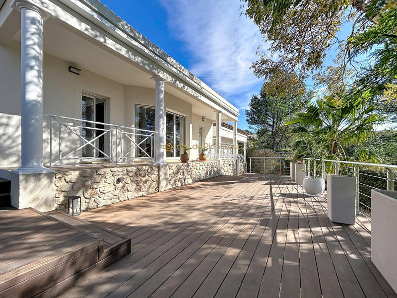 Villa - 180 m² - 6 pièces