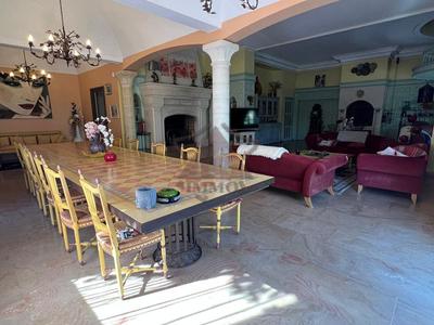 Demeure - 522 m² - 10 pièces