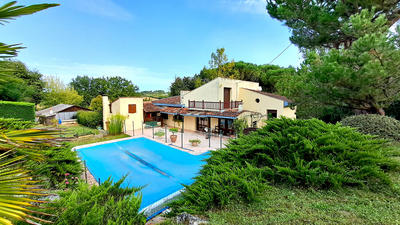 Maison - 180 m² - 5 pièces