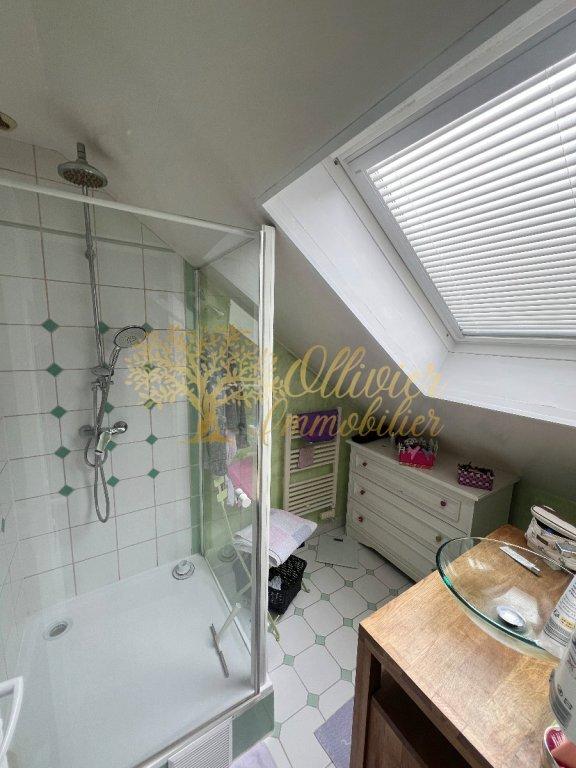 Pavillon - 109 m² - 7 pièces