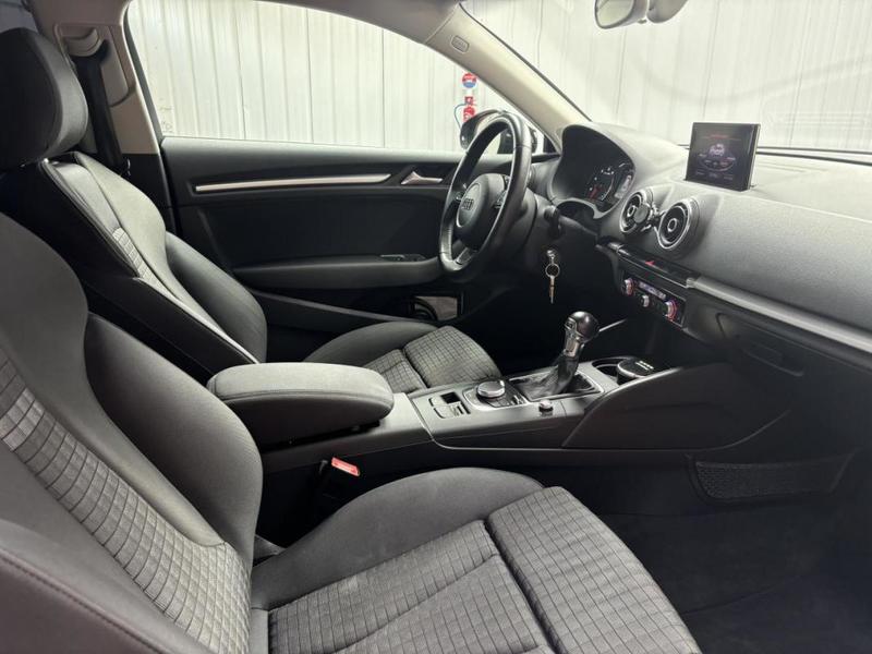 Audi A3 1.4 Tfsi 122 Ch Bv s-Tronic 7 Ambition 3p - Garantie 6 Mois