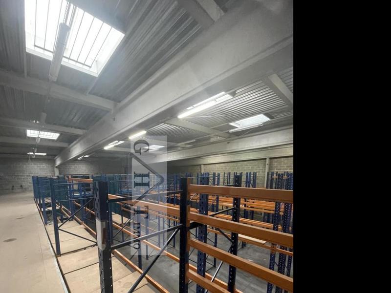 Entrepôt - 1 190 m²