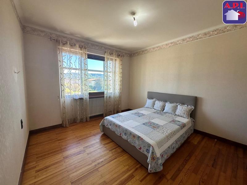 Maison - 249 m² - 7 pièces