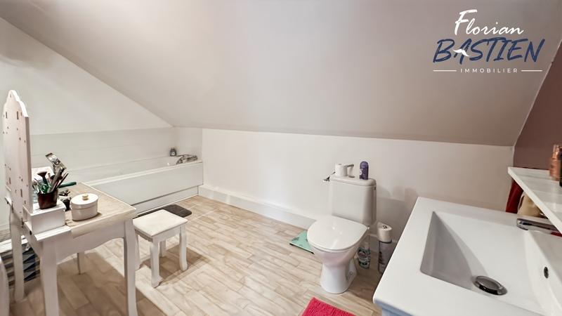 Maison - 181 m² - 8 pièces