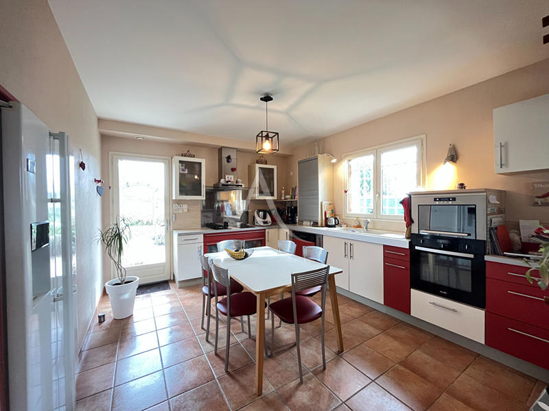Maison - 184 m² - 7 pièces