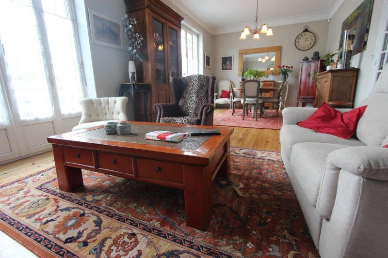 Maison - 225 m² - 7 pièces