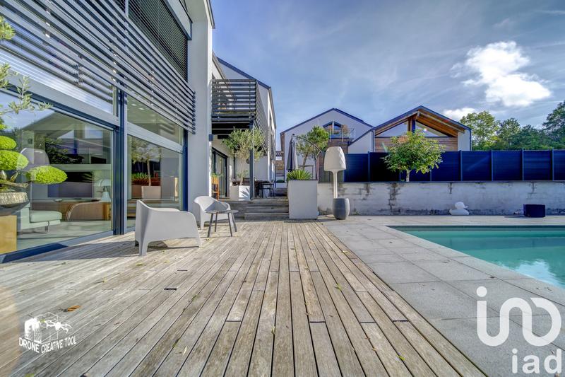 Maison - 340 m² - 8 pièces