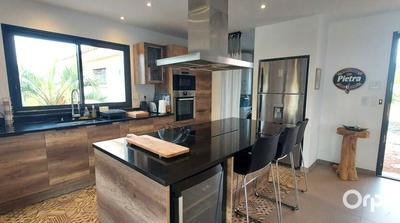 Villa - 180 m² - 5 pièces