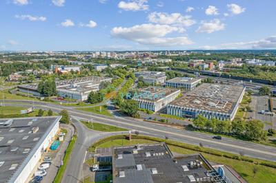 Local d'activités - 210 m²