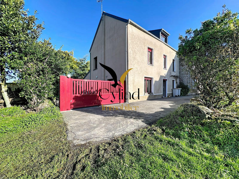 Maison ancienne - 164 m² - 8 pièces