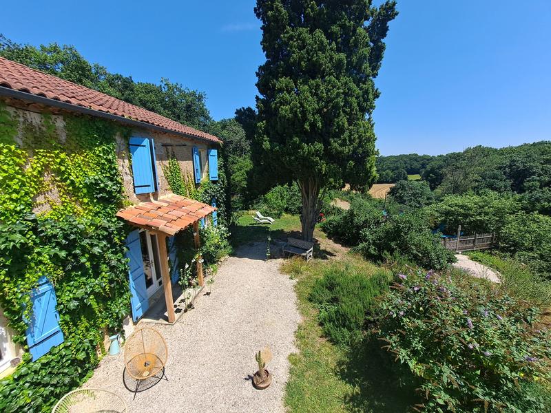 Maison - 397 m² - 16 pièces