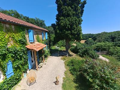 Maison - 397 m² - 16 pièces