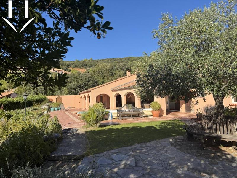 Maison - 186 m² - 5 pièces